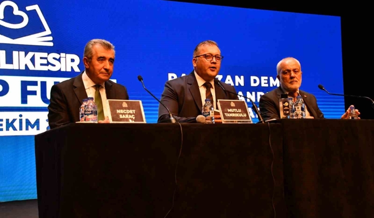 Balıkesir Kitap Fuarı’nda medya, siyaset ve edebiyat rüzgârı esti