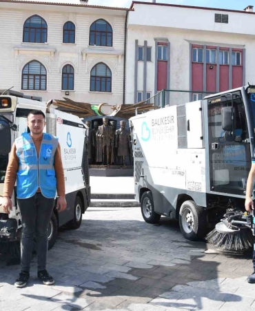 BÜYÜKŞEHİR’DEN ŞEHRİN DÖRT BİR YANINDA TEMİZLİK SEFERBERLİĞİ