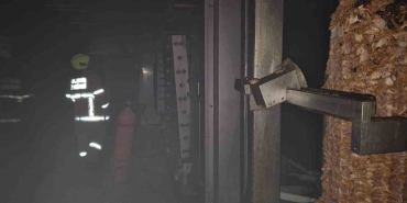 SUSURLUK'TA FABRİKA YANGINI: EKİPLER KISA SÜREDE MÜDAHALE ETTİ