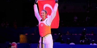 BALIKESİR’İN GURURU NAFİA KUŞ AYDIN, İKİNCİ KEZ DÜNYA ŞAMPİYONU BALIKESİR BÜYÜKŞEHİRİN YILDIZI NAFİA KUŞ AYDIN YENİDEN ZİRVEDE