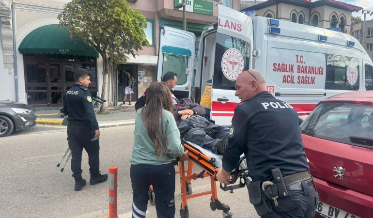 Bandırma’da yaşlı adam fenalaşarak hastaneye kaldırıldı