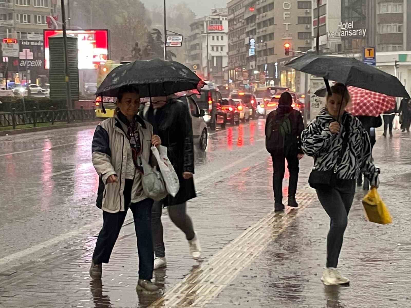 BALIKESİR'DE EKİM YAĞIŞINDA 100 KATLIK ARTIŞ